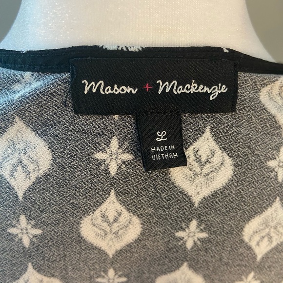 Mason + Mackenzie black and white cami shirt - Picture 6 of 7